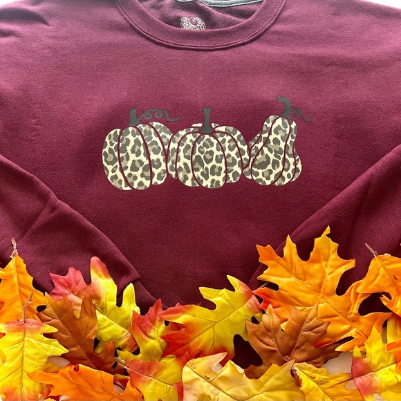 Cheetah Pumpkin Crewneck - Picture 1 of 4